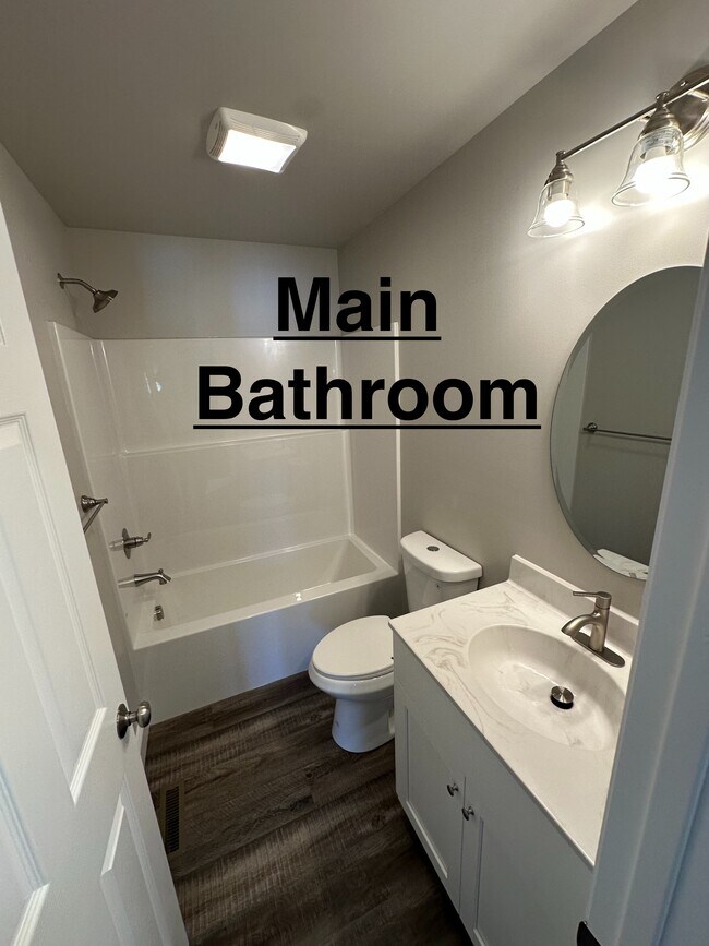 Building Photo - 450 Smokering Dr