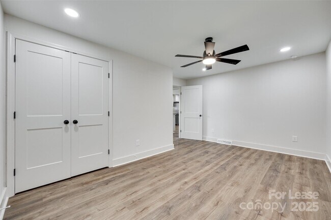 Building Photo - 3113 Monroe Way