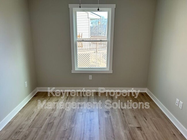 Building Photo - 300 Fairview Ave