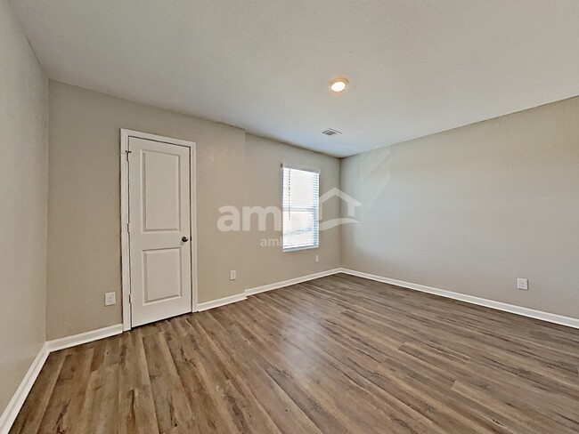 Building Photo - 3355 Ridge HillPkwy