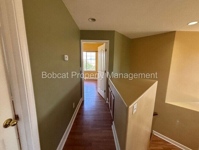 Building Photo - 1477 Ridge Point Dr