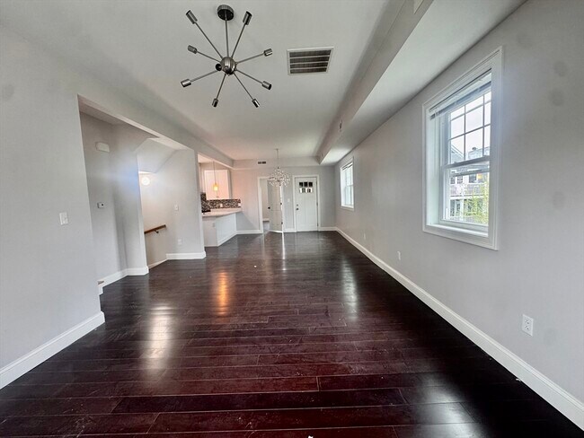 Building Photo - 9 Batchelder St