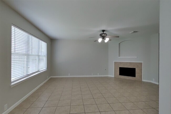 Building Photo - 2744 Woodspring Forest Dr