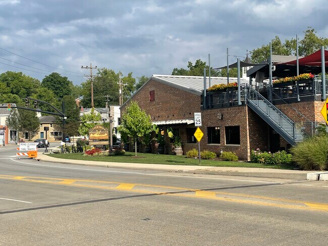 Building Photo - 25 Laurel Ave