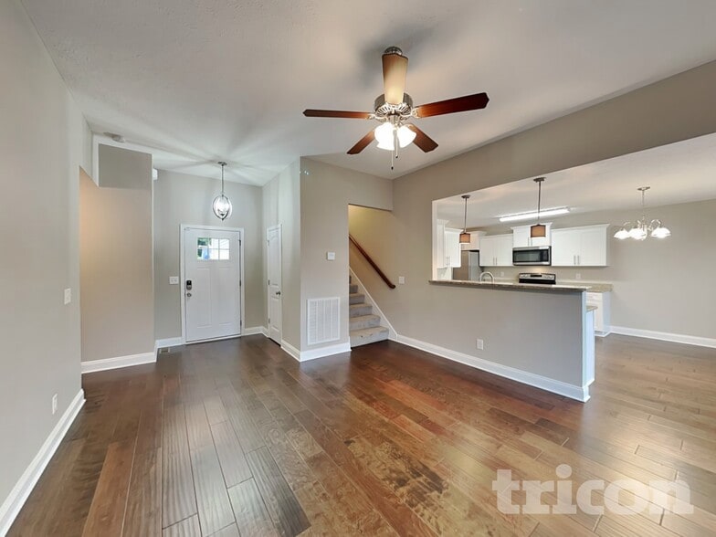 Building Photo - 184 Fieldstone Ln