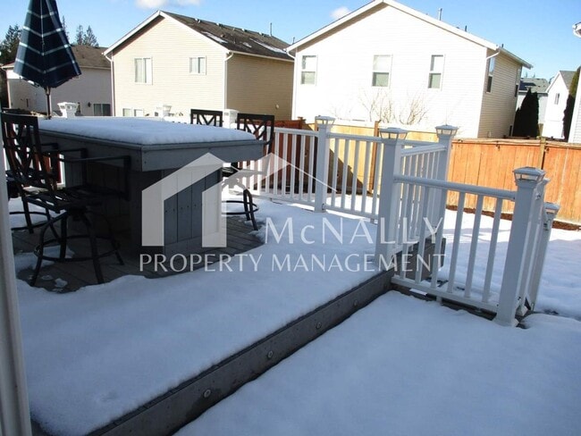 Building Photo - Spacious 3 Bedroom 3 Bath Home with Modern Amenities