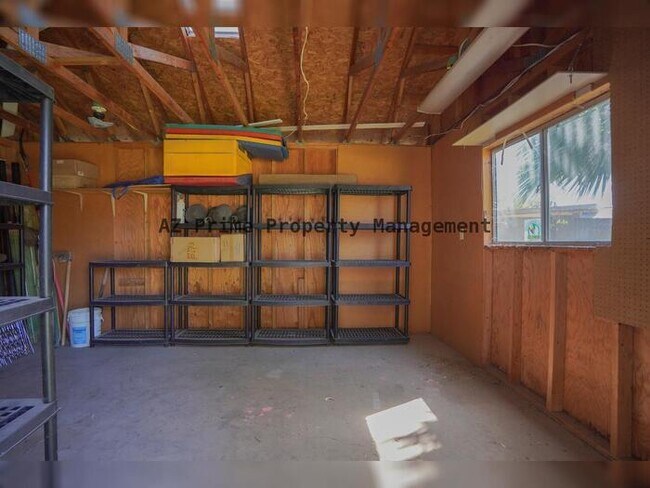 Building Photo - 6521 N 11th Ave