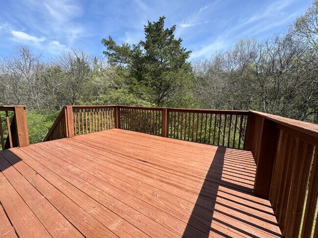 Building Photo - Stunning Move-In Ready Home in Hendersonville – Minutes from Old Hickory Lake!