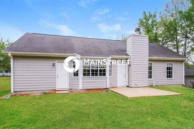 Building Photo - 3 Bedroom Pet-Friendly Home in Covington, GA with Main Street Renewal