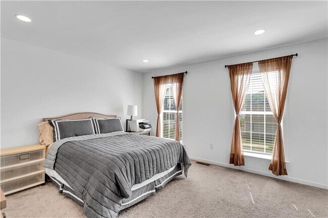 Building Photo - Refined Comfort Meets Modern Living — High...