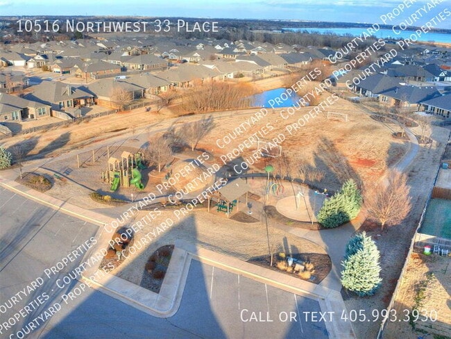 Building Photo - 10516 NW 33rd Pl