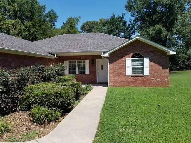 Building Photo - 18 Fairbrook Ln