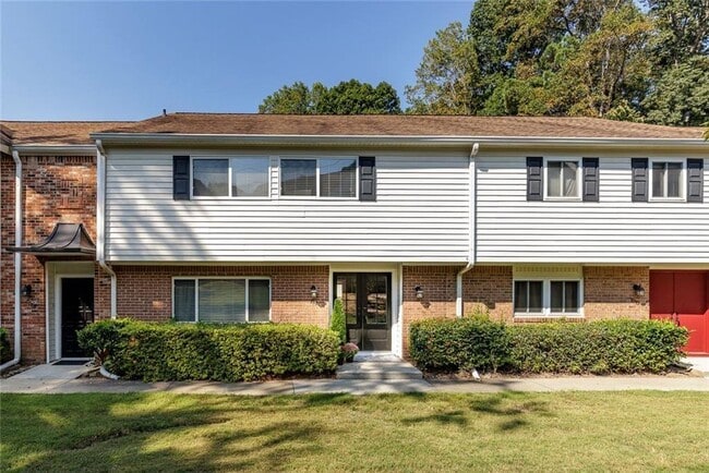 Building Photo - 7090 Stonington Dr NE