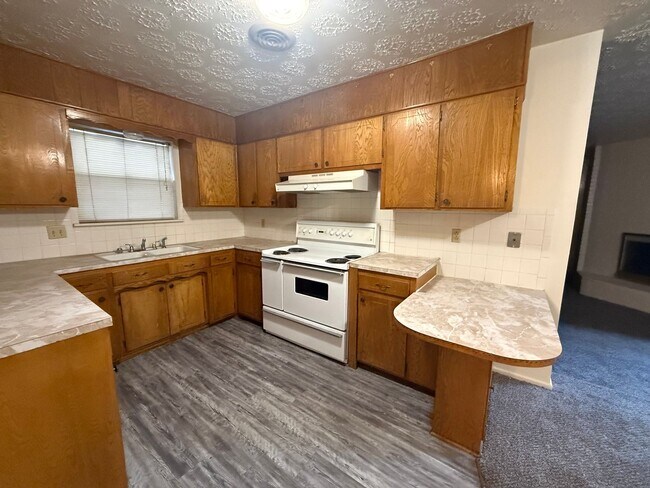 Building Photo - 2723-2723 Fair Palms Pl