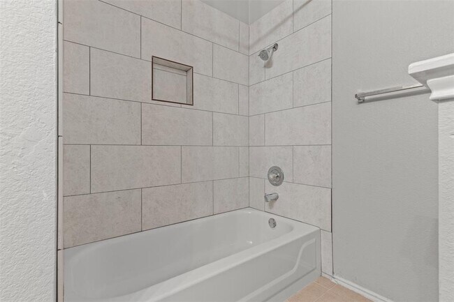 Building Photo - 3304 Kissman Dr