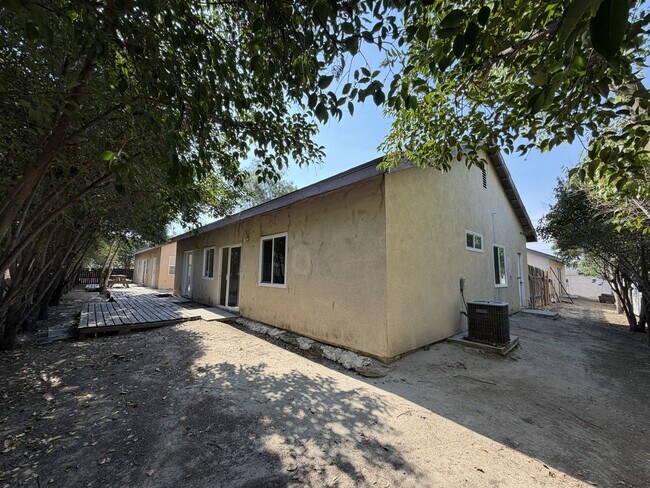 Building Photo - RV T 7216 Yates St Unit A