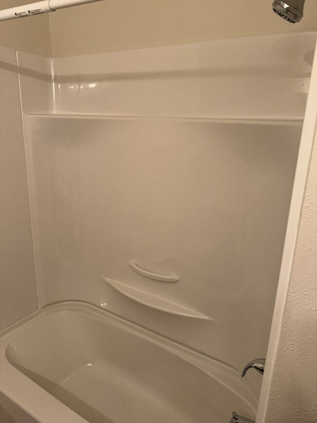 Building Photo - 2x1 @ The Colony Apartments