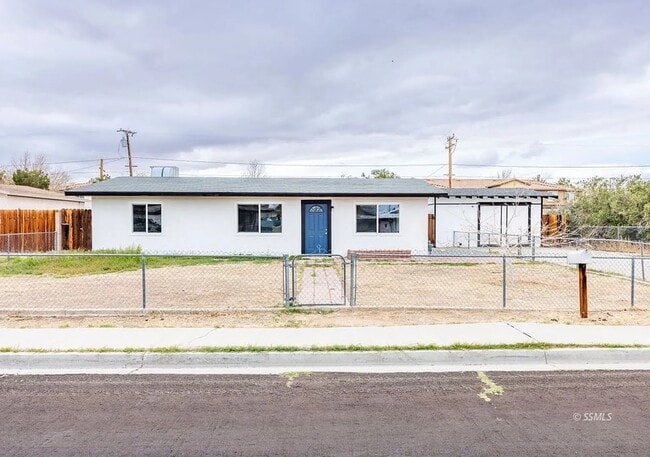 Building Photo - 341 S Gordon St