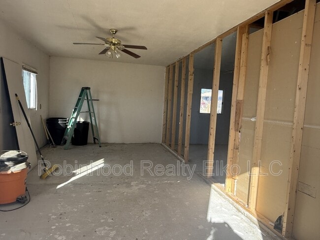 Building Photo - 300 Rustic Dr