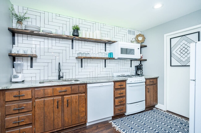 Building Photo - 215 Piedmont Ave NE