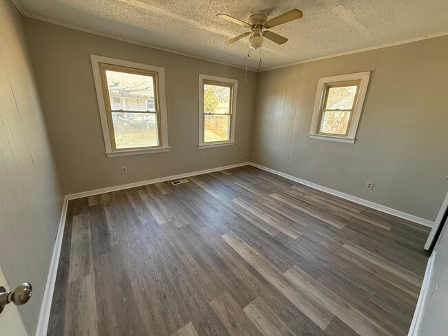 Building Photo - 2405 Fala St