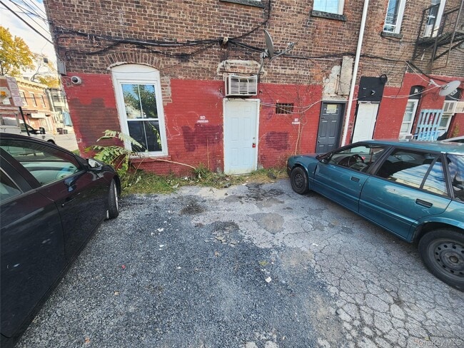 Building Photo - 57 Carpenter Ave