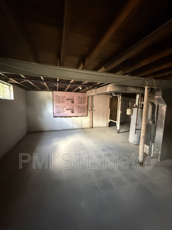 Building Photo - 5544 Albia Terrace