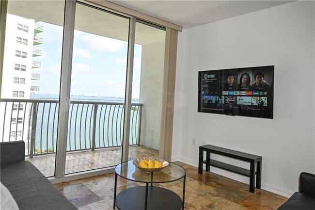 Building Photo - 1750 N Bayshore Dr