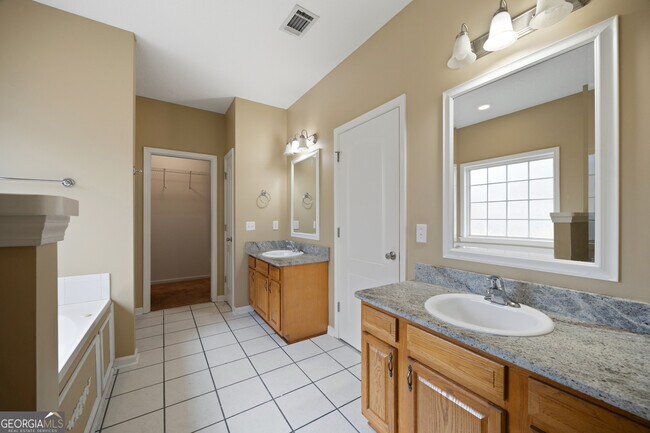 Building Photo - 307 Purple Plum Dr