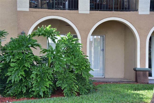 Building Photo - 2493 Centergate Dr