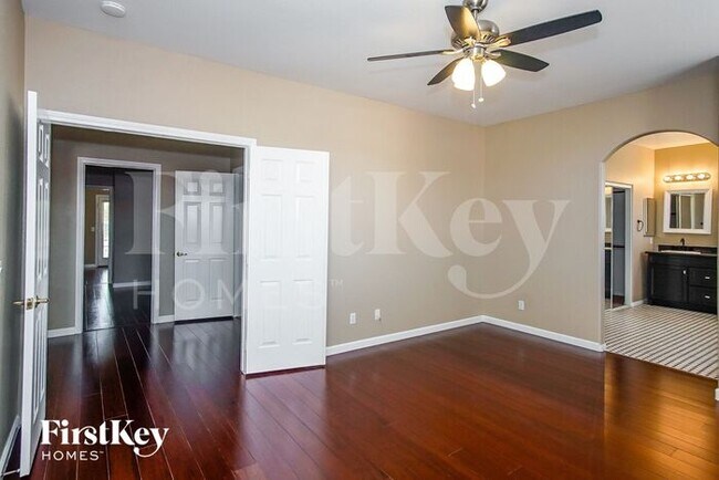 Building Photo - 9361 Lugo St