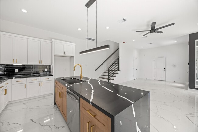 Building Photo - 5110 Westover St