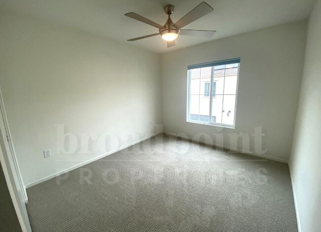 Building Photo - 307 Sweet Pl