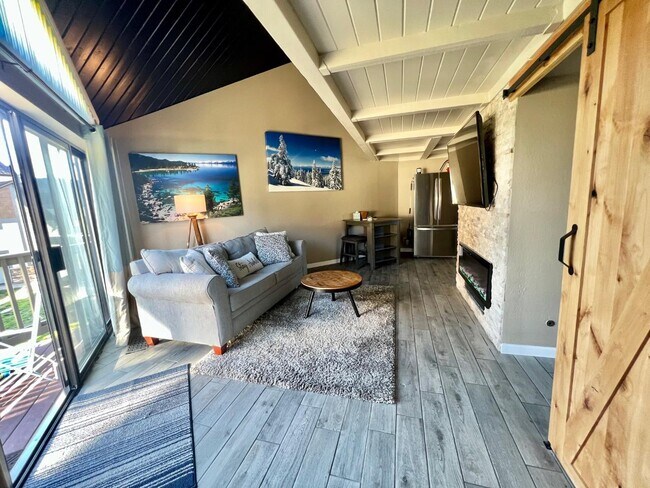 Building Photo - 497 Tahoe Keys Blvd