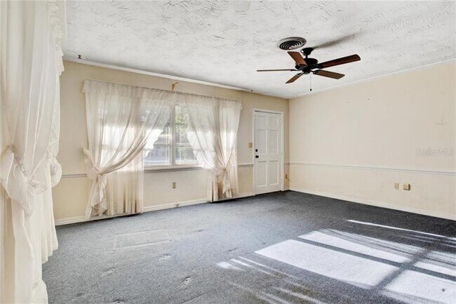Building Photo - 230 N Briggs Ave