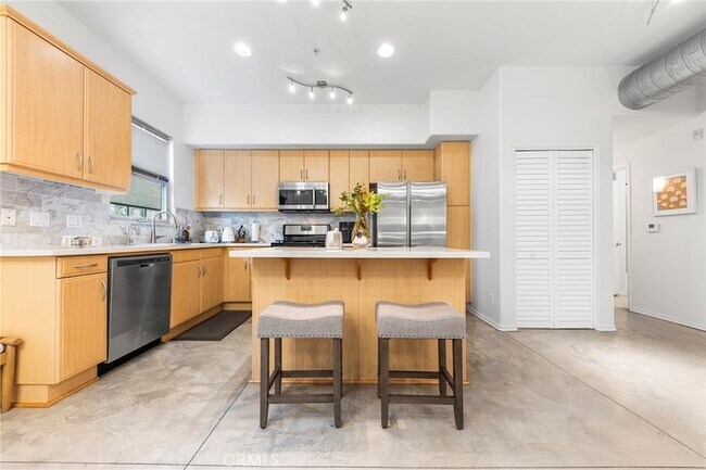 Building Photo - 210 N Spurgeon St