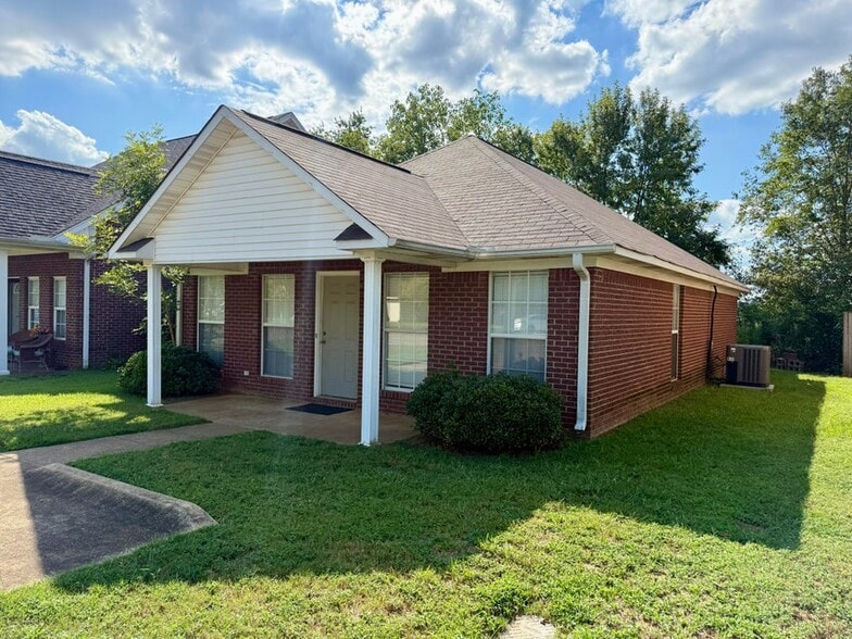 Primary Photo - 1505 Gun Club Rd