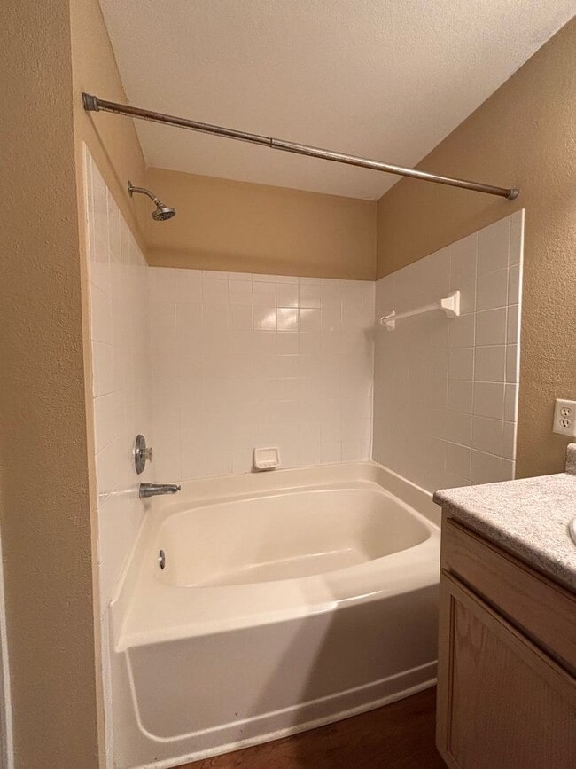 Building Photo - Reserve of Point Meadows Condo!