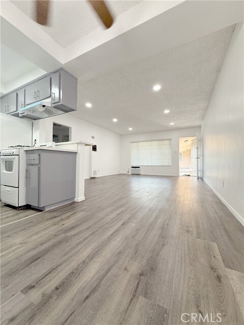 Building Photo - 1208 S Marengo Ave