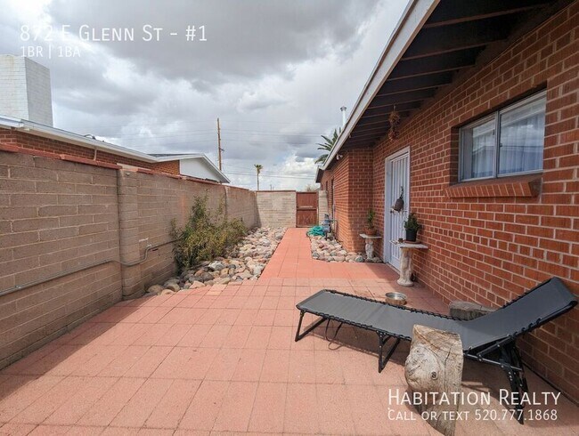 Building Photo - 872 E Glenn St