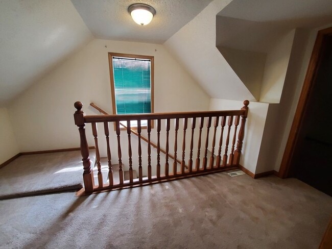 Building Photo - 301 Leonard Ave