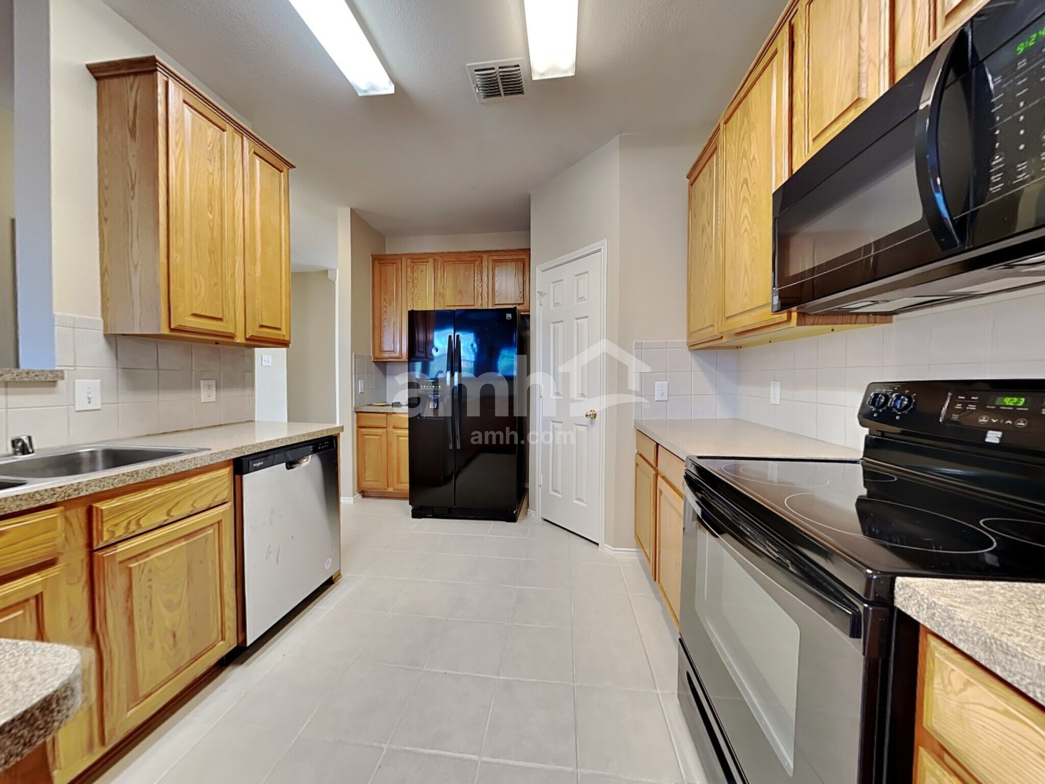 Building Photo - 1404 Blue Gill Ln