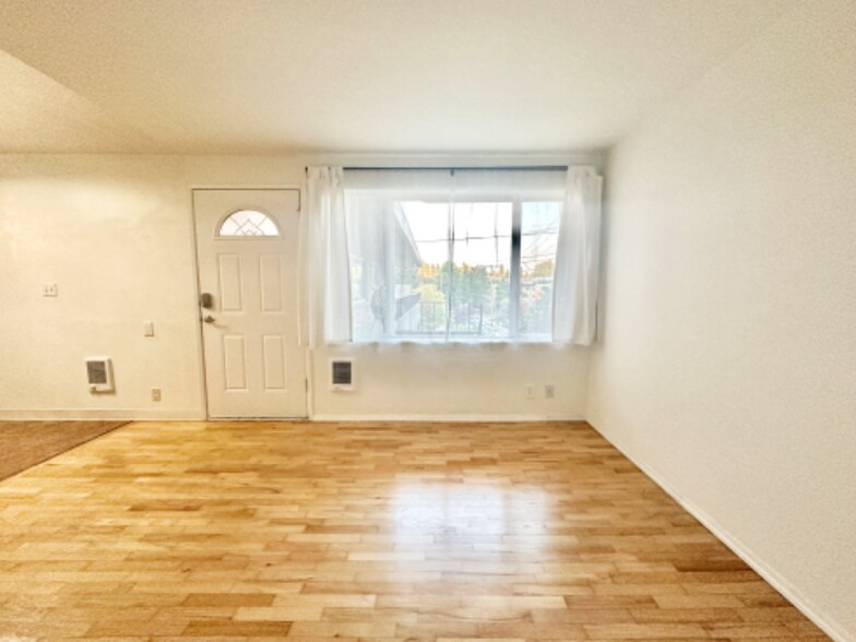 Building Photo - 5101 Ravenna Ave NE