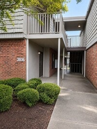 Building Photo - 3816 Country Club Rd