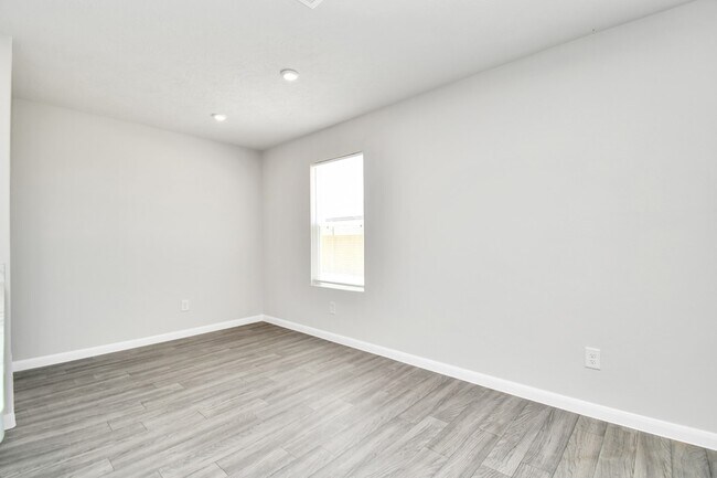 Building Photo - 1361 Rd 5102