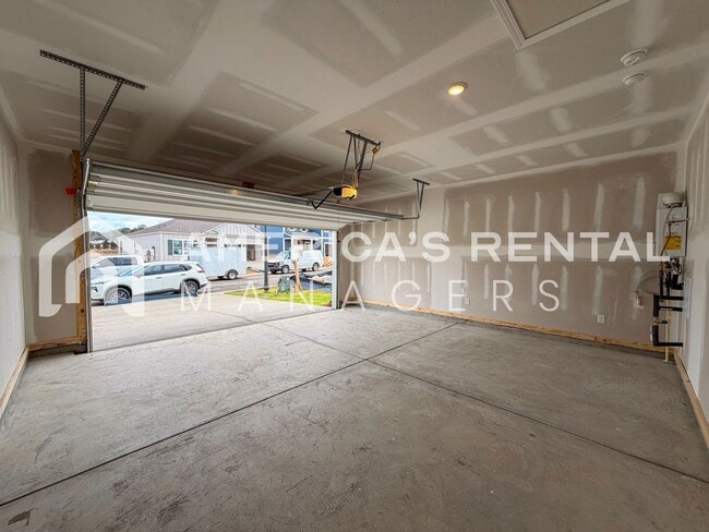 Building Photo - Modern Single Level Living in Doss Ferry - Available NOW!