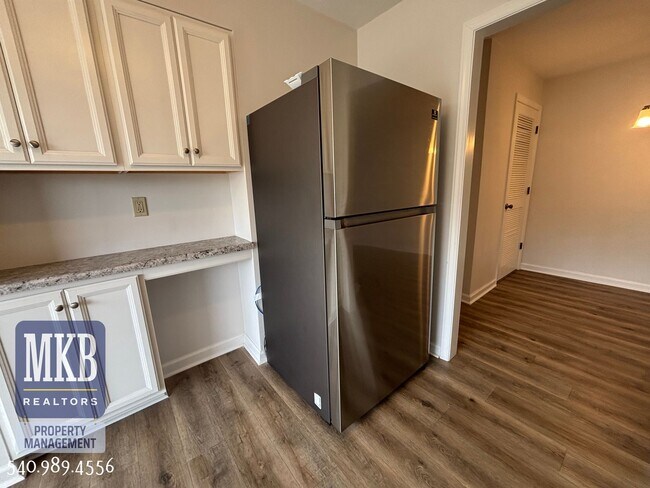 Building Photo - 2527 Gatehouse Ln