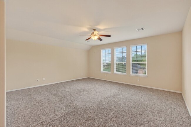 Building Photo - 13302 Hidden Valley Dr