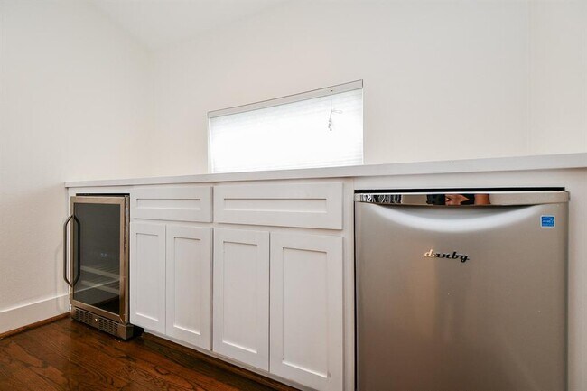 Building Photo - 4702 Austin St