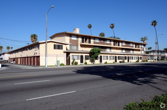 Building Photo - Joan Elaine Apartments